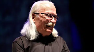 Ünlü sanatçı Cahit Berkay kaza geçirdi!