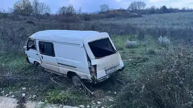 Bursa'da minibüs şarampole yuvarlandı