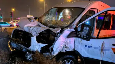 Aksaray'da tır ile servis aracı çarpıştı: 2 yaralı