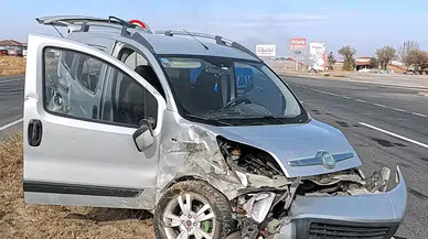 Aksaray’da karı koca dönüş yolunda kaza yaptı