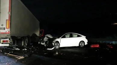 İzmir'de zincirleme trafik kazası: 1 ölü, 1 yaralı