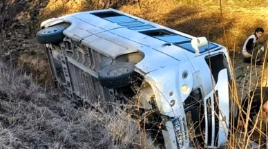 Denizli'de işçi servisi devrildi! 1 işçi yaşamını yitirdi