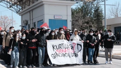 Dokuz Eylül Üniversitesi öğrencilerinden İmamoğlu eylemi!