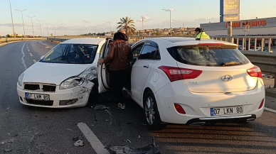 Antalya'da zincirleme kaza: 3 araç birbirine girdi! 2 yaralı