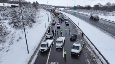 Anadolu Otoyolu'nda 10 araçlı zincirleme kaza: Bolu Dağı geçişi tıkandı! 7 yaralı