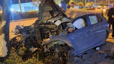 İzmir'de feci kaza: Otomobil ağaca çarptı! 1 ölü