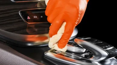 Oto yıkamaya para harcamayın! Aracınızdaki kötü kokulara karşı 20 TL’lik limonlu formül