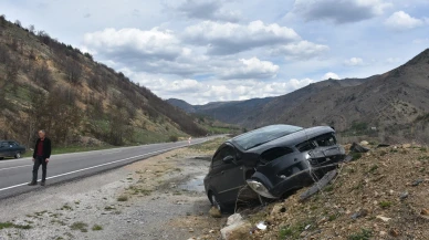 Gümüşhane'de otomobil, toprak birikintisine girdi: 3 yaralı!