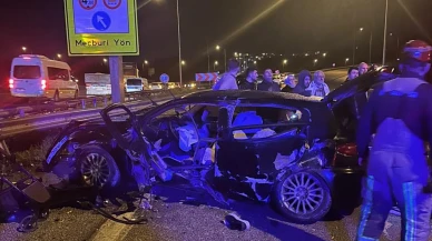 Bursa'da korkunç kaza: Otomobil bariyerlere uçtu! 1 ölü, 3 yaralı