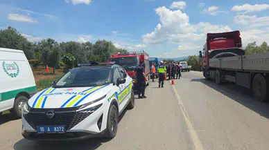 Bursa'da otomobil ile minibüs çarpıştı! 1 ölü, 2 yaralı