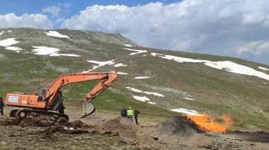 Doğal gaz borusuna yıldırım düştü, yangın çıktı!