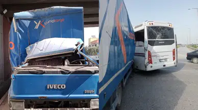 Hatay'da işçi servisi, kargo kamyonuyla çarpıştı!