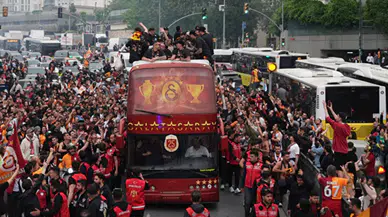Galatasaraylı yıldız futbolcu kutlamada herkesi ağlattı