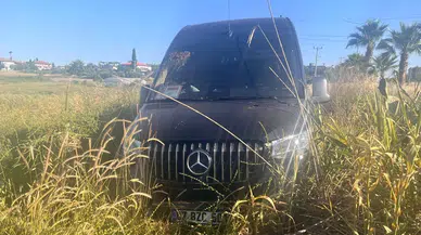 Antalya'da tur aracı tarlaya uçtu: 2 Alman turist yaralandı