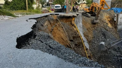 Gaziosmanpaşa’da yol çöktü! Doğal gaz hattı zarar gördü
