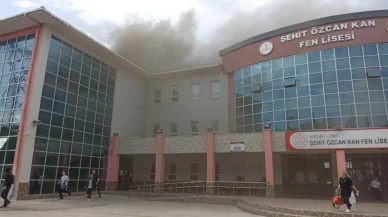 Kocaeli'de fen lisesinde yangın çıktı