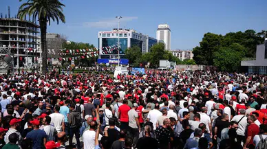 İzmir'de 23 bin işçi hakları için yürüyüşe geçti!