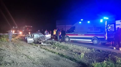 Ankara'da korkunç kaza! Otomobil ile kamyon birbirine girdi: 1 ölü, 4 yaralı