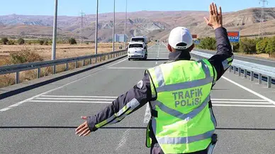 Türkiye’de ehliyet taşıma zorunluluğu kalktı: İşte 'Hayat Kimliğinle Kolay' uygulaması!