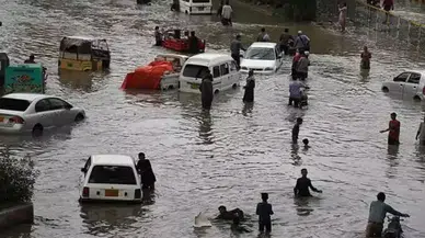 Pakistan’da fırtına felaketi: Çok sayıda ölü ve yaralı var