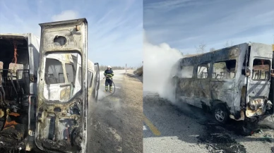Sivas'ta seyir halindeki servis minibüsü yandı!