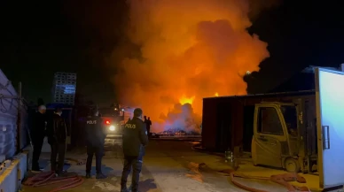 Bursa'da yangın: Fabrikadaki alev etrafı sardı