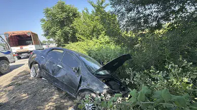Sakarya'da feci kaza! Bariyerlere giren otomobil tanker çarptı: 7 yaralı