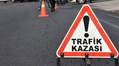 Uşak’ta otomobil ile kamyonet çarpıştı: 5’i çocuk 7 yaralı
