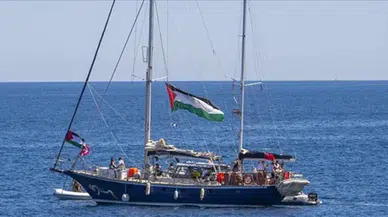 Greta Thunberg ve 3 aktivist sınır dışı edildi