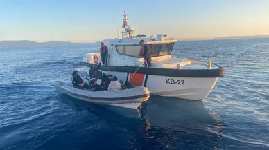 İzmir'de 47 göçmen kurtarıldı: 2 göçmen kaçakçısı yakalandı