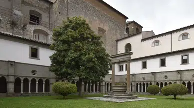 Tuscia Üniversitesi'nde büyük yangın! Yoğun duman altında kaldılar
