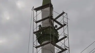 Samsun'da feci olay: Cami minaresini boyayan işçi zemine düşerek ağır yaralandı