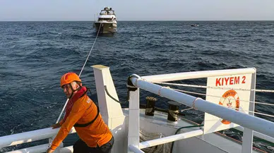 Marmaris'te arızalanan tekne kurtarıldı!