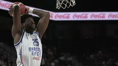 Anadolu Efes'te Daniel Oturu ile yollar ayrıldı