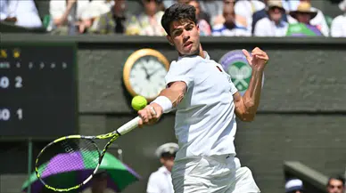 Carlos Alcaraz ve Naomi Osaka, Wimbledon'da ikinci tura yükseldi