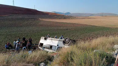 Konya'da tarım işçilerini taşıyan minibüs devrildi: 15 yaralı!
