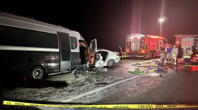 Ankara'da minibüs ile otomobil çarpıştı: 1 ölü!