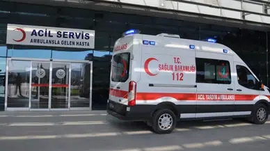 Afyonkarahisar'da korkunç kaza: Tıra arkadan çarpan otomobildeki 2 kişi yaralandı