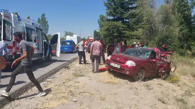 Afyonkarahisar'da korkunç kaza! Tır, otomobile çarptı: 1 ölü, 5 yaralı!