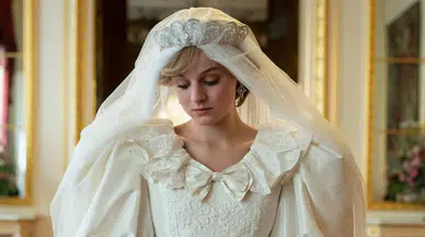 Emma Corrin kimdir? Prenses Diana rolüyle tanınan oyuncu Bodrum'da tatilde