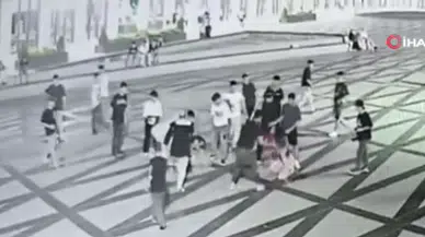 Bursa'da kanlı kavga: 14 yaşındaki kız bıçakla 4 kişiyi yaraladı!