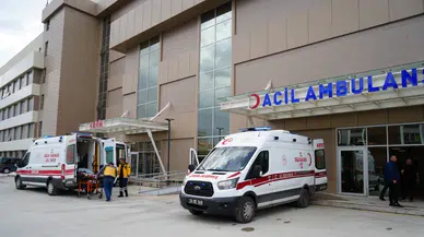 Erzincan'da işçilerin üzerine inşaat kalıbı düştü!