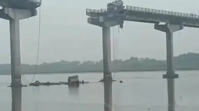 Hindistan'da köprü çöktü: Çok sayıda ölü ve yaralı var!