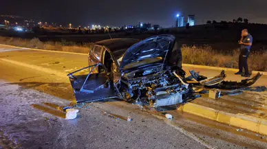 Mersin'de otomobil refüje uçtu! 2 kişi yaralandı