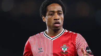 Fenerbahçe, Kyle Walker-Peters ile anlaşma sağladı