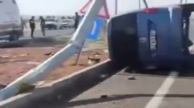 Batman’da araç elektrik direğine çarptı: Ölüler ve yaralılar var