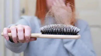 Şeker ve alkol saçları nasıl etkiliyor? Saç dökülmesine ne iyi gelir?