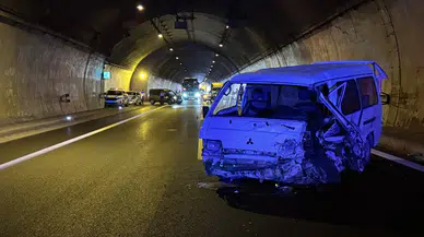 Anadolu Otoyolu'nda 7 aracın karıştığı zincirleme kaza! 5 yaralı