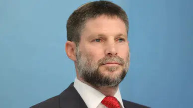 İsrail Maliye Bakanı Bezalel Smotrich’in 'Araplara Ölüm' yazısı önündeki pozu bölgedeki gerilimi tırmandırdı