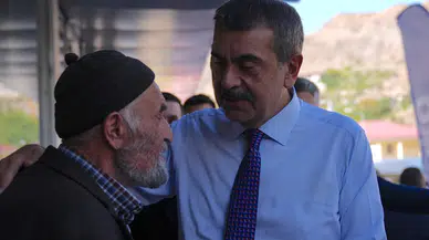 Bakan Tekin, baba ocağı Erzurum'da: Arkamızda 86 milyon insanın duası var